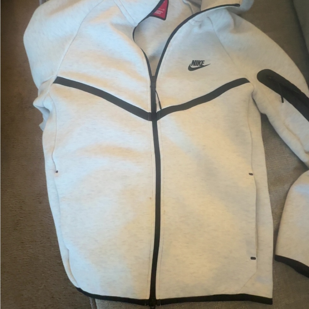 White Nike Tech Fleece